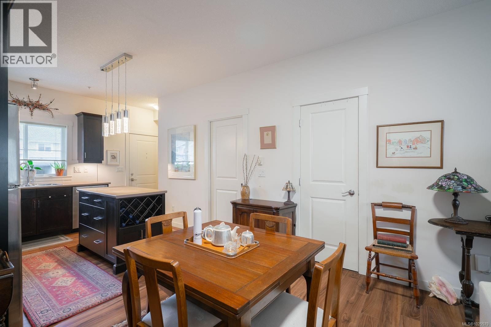 602 1675 Crescent View Dr, Nanaimo