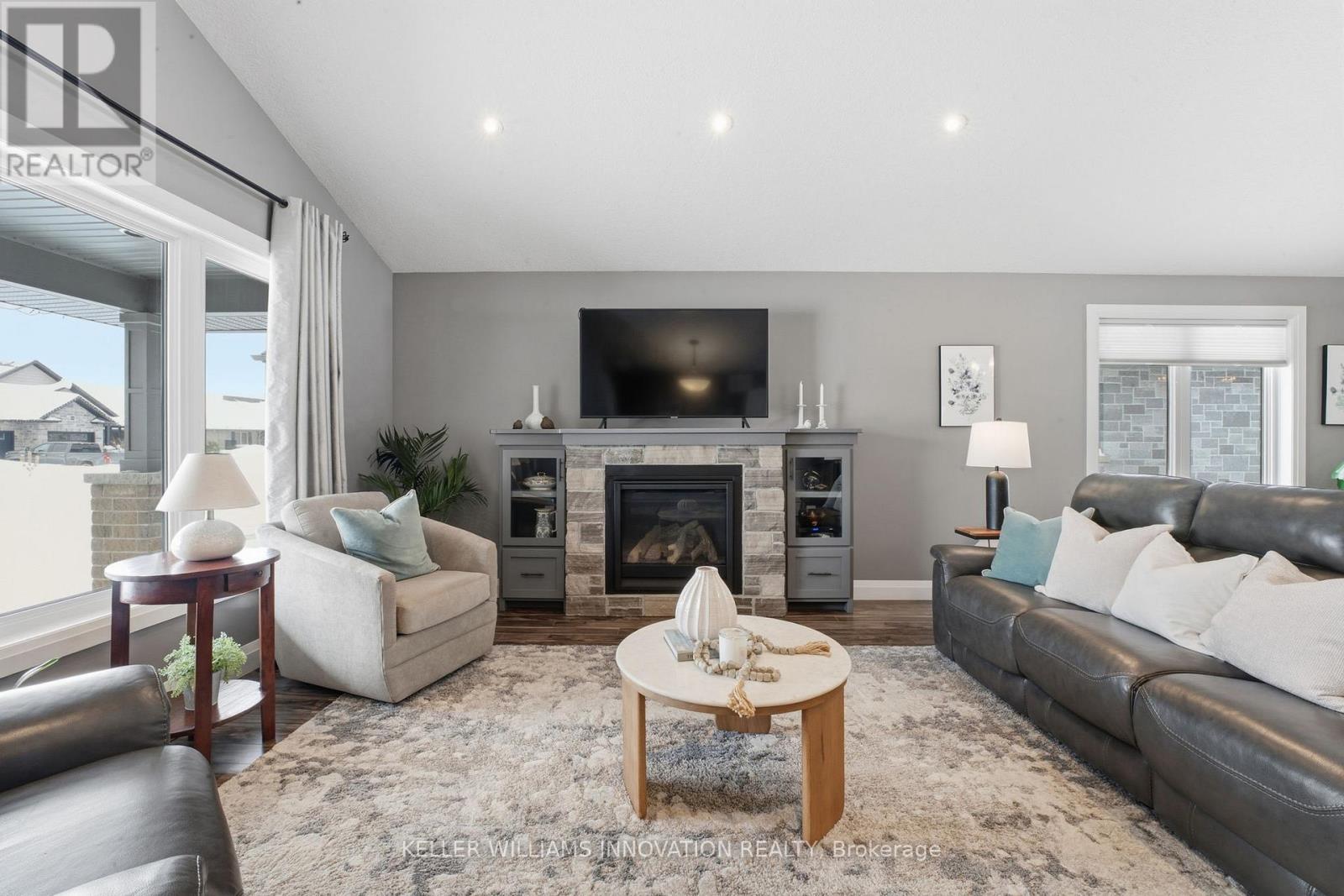 525 KROTZ STREET E - Photo 2 of 33, North Perth (Listowel), Ontario