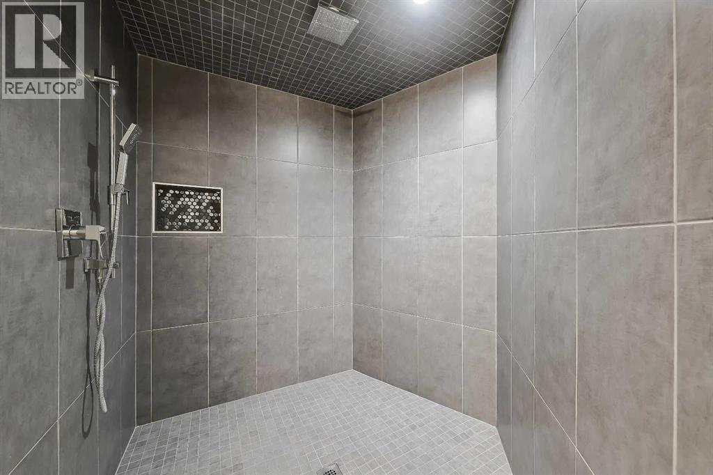 Single Family House for Sale in   Avenue NE Renfrew Calgary 