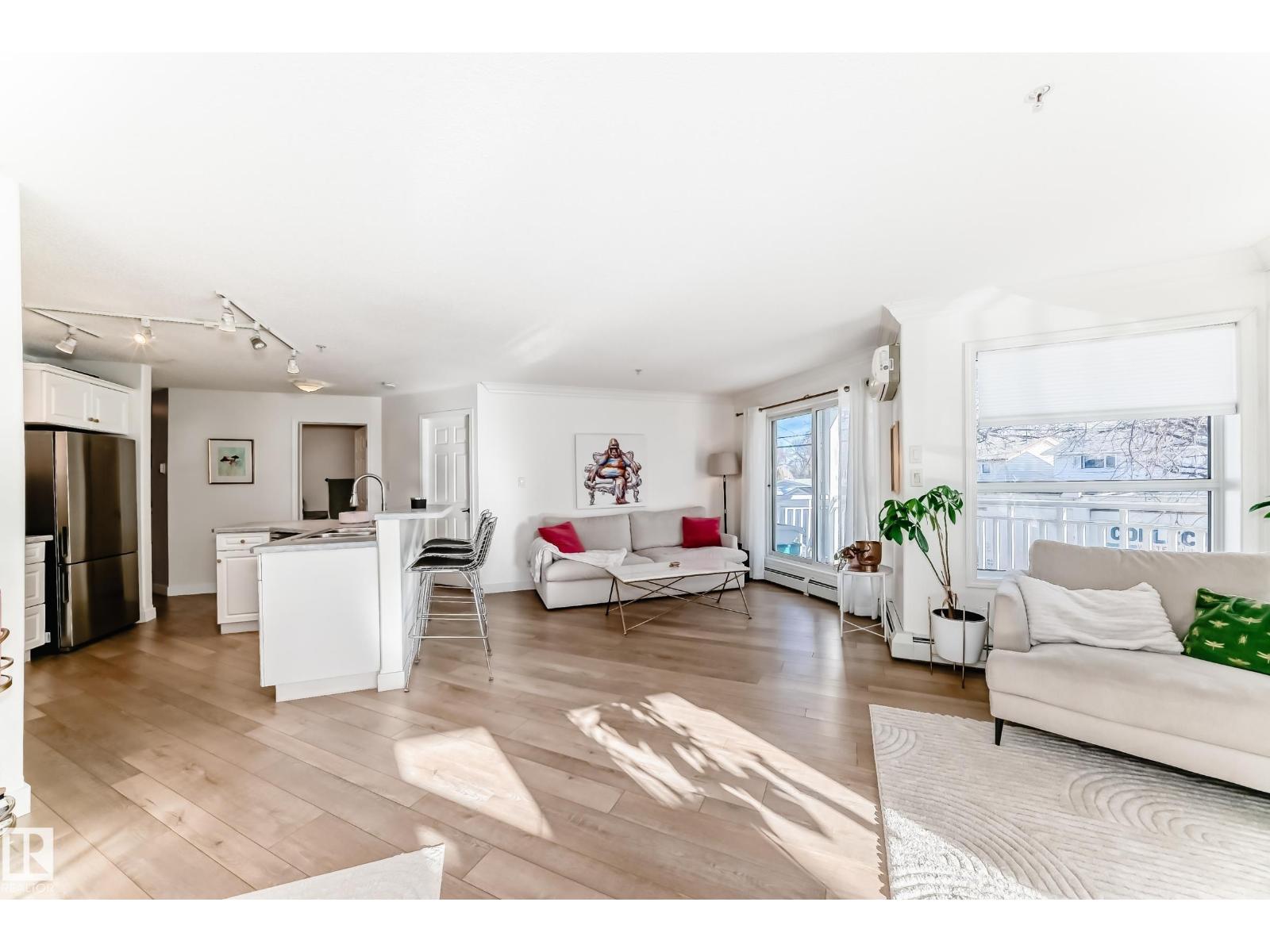 #205 10933 124 ST NW, Edmonton