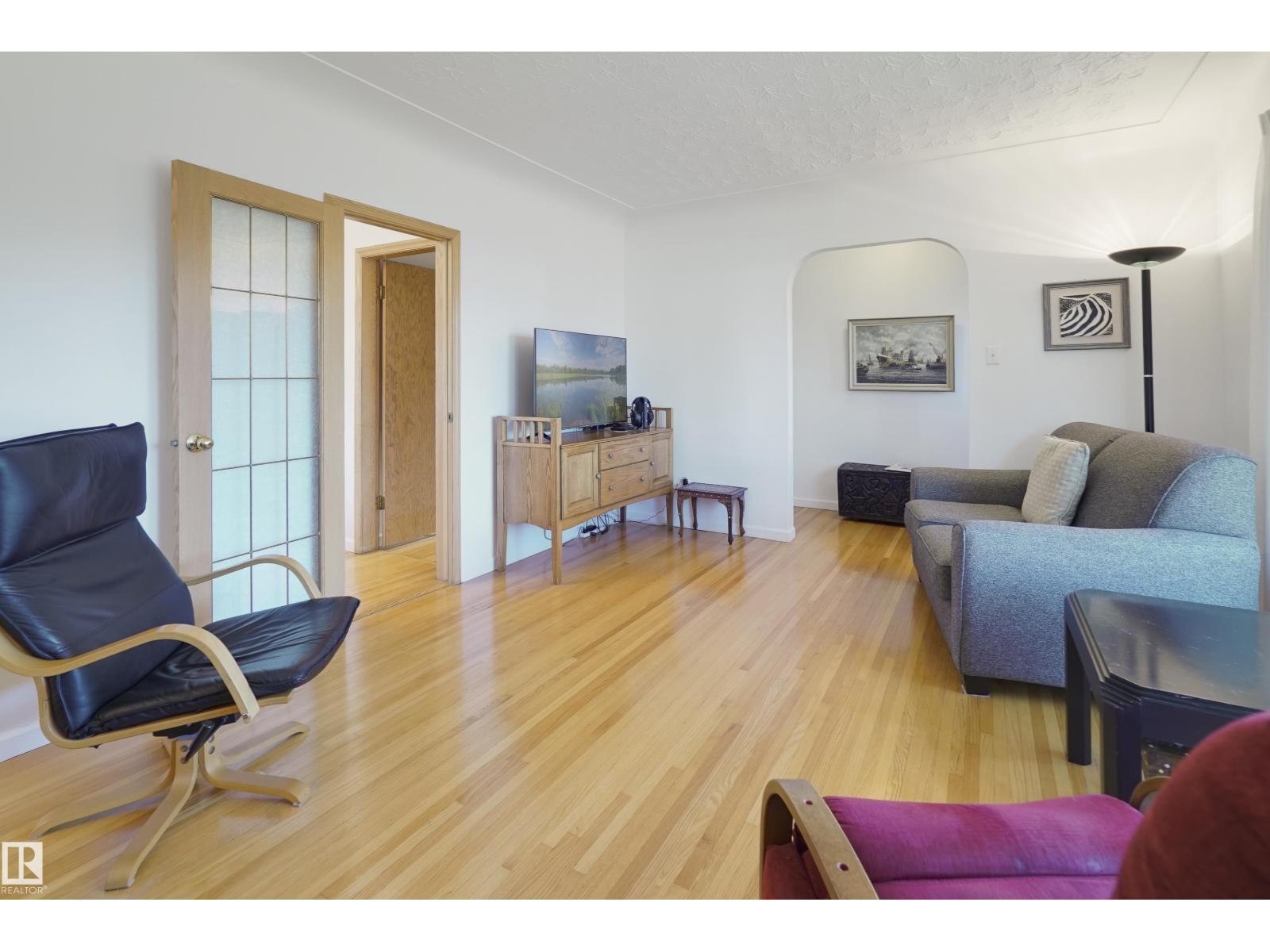 9723 75A ST NW, Edmonton