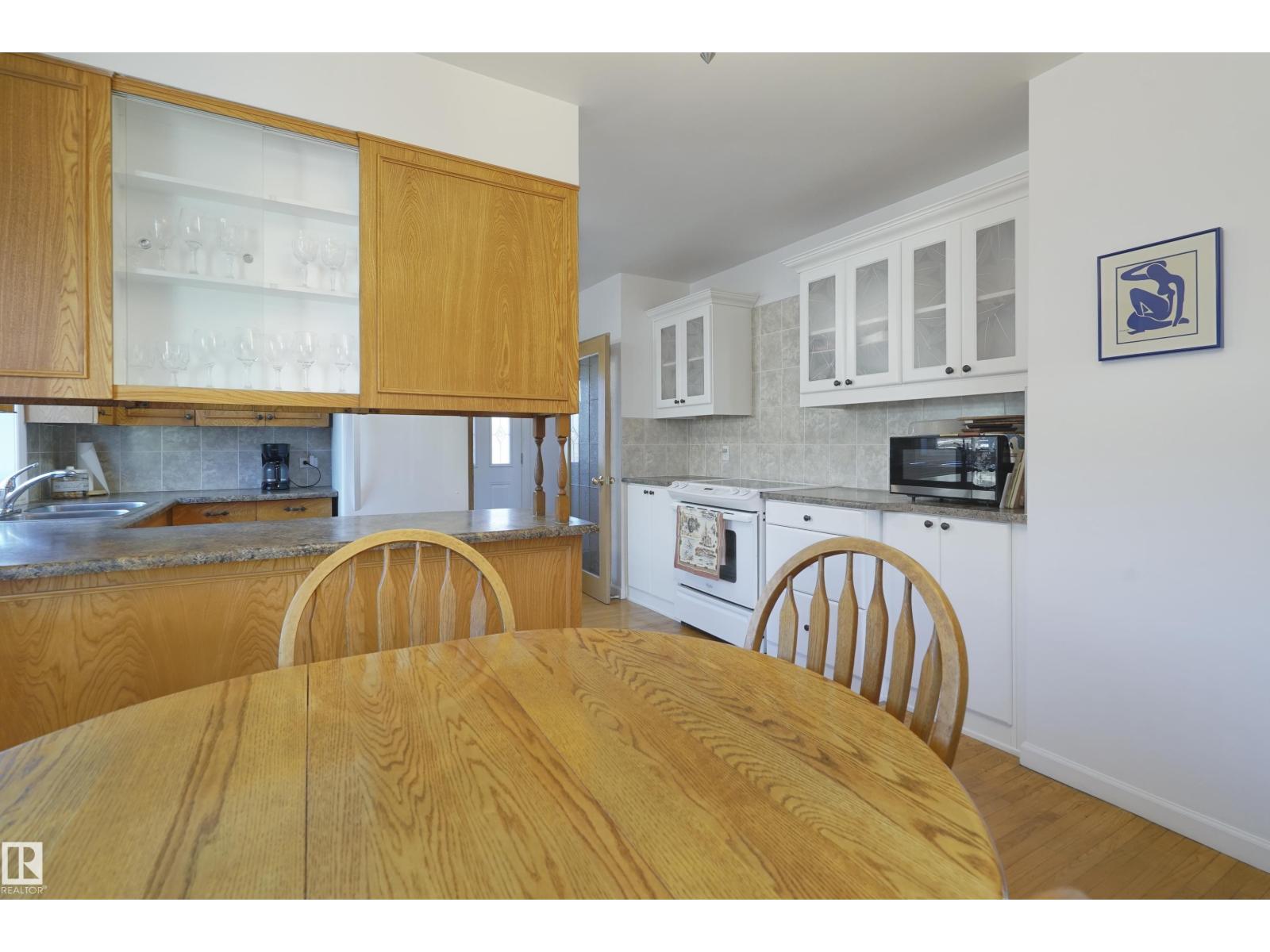 9723 75A ST NW, Edmonton