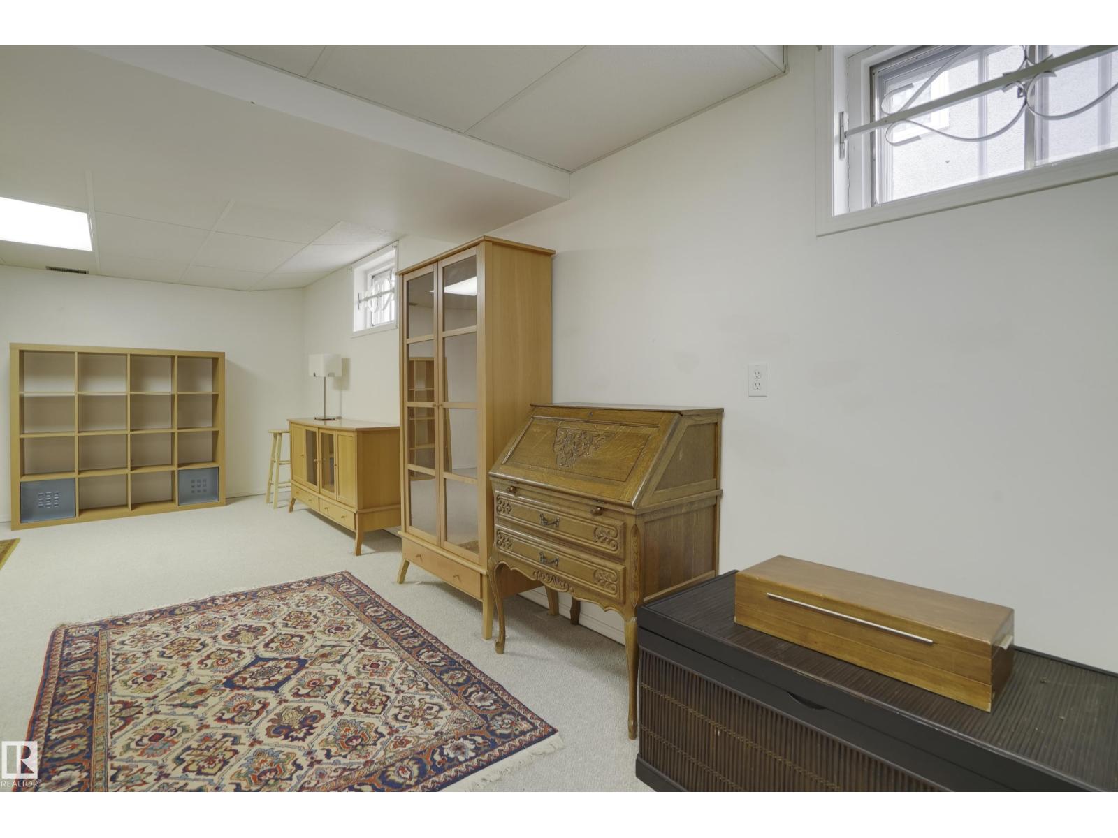 9723 75A ST NW, Edmonton