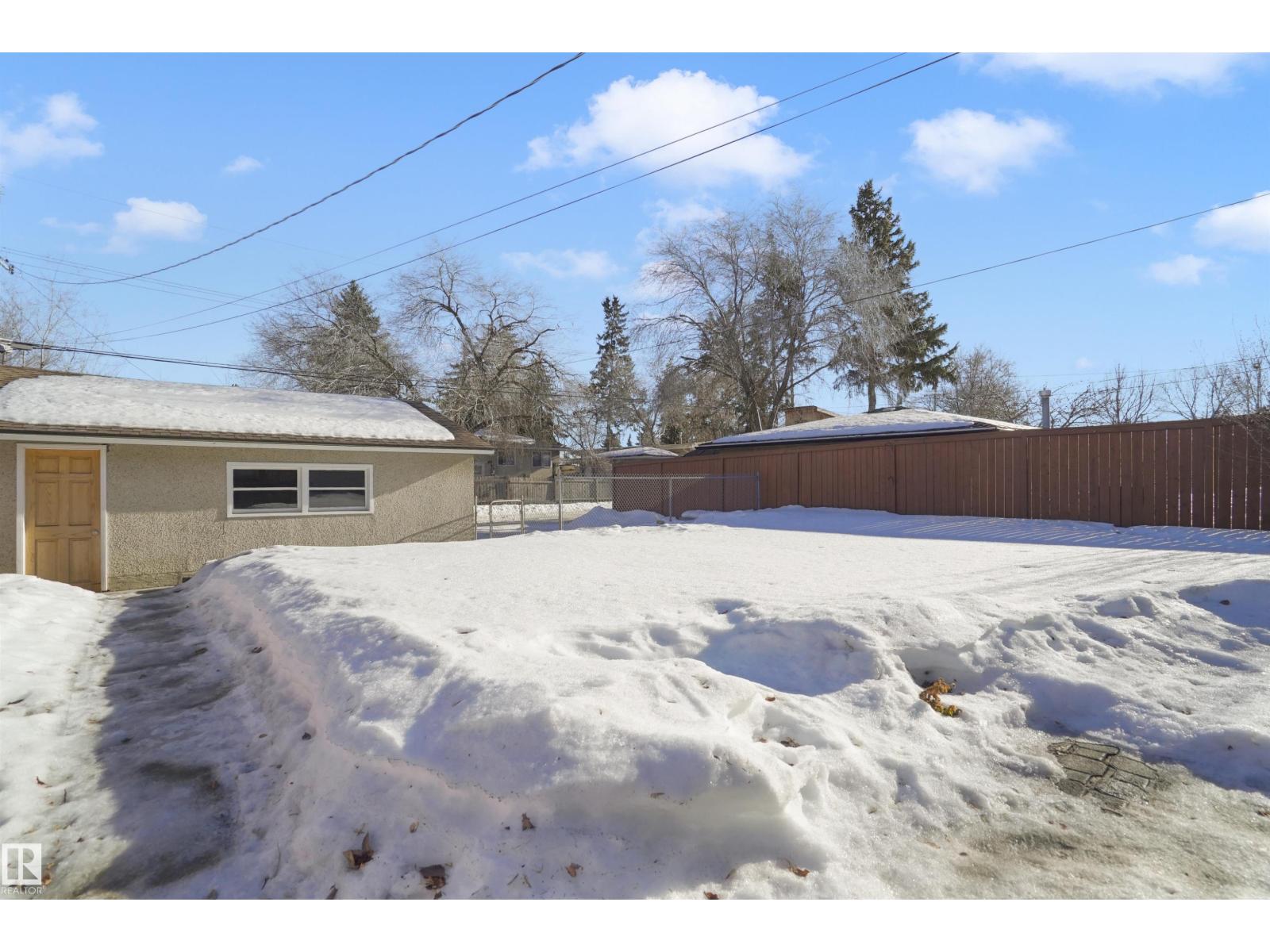 9723 75A ST NW, Edmonton