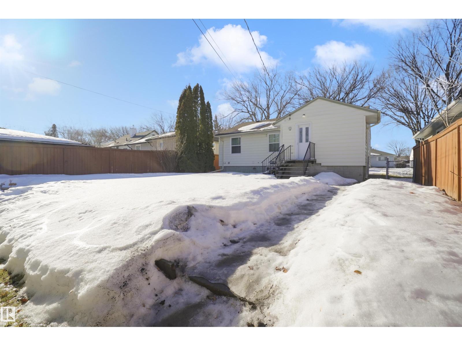 9723 75A ST NW, Edmonton