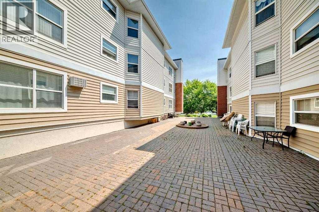 Single Family House for Sale in   Hunterview Drive NW Huntington Hills Calgary 