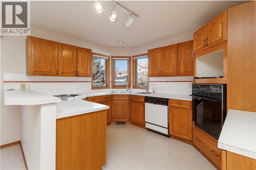 Single Family House for Sale in  Signature Mews SW Signal Hill Calgary 