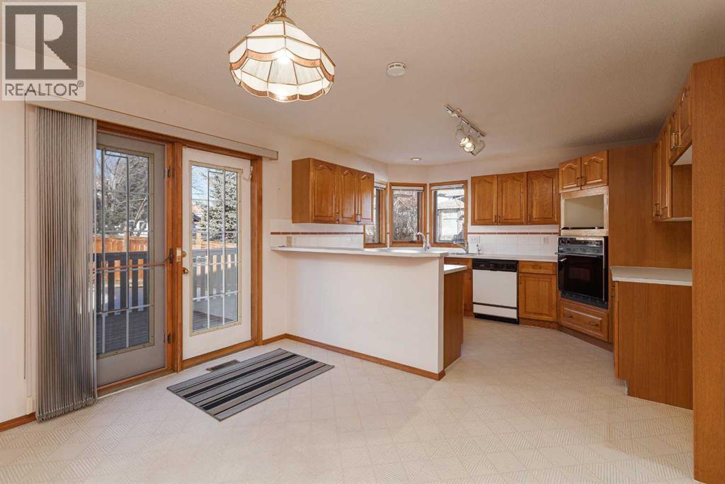 Single Family House for Sale in  Signature Mews SW Signal Hill Calgary 