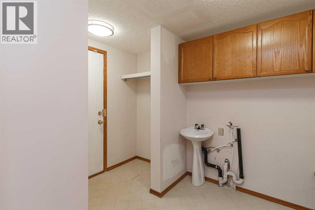 Single Family House for Sale in  Signature Mews SW Signal Hill Calgary 