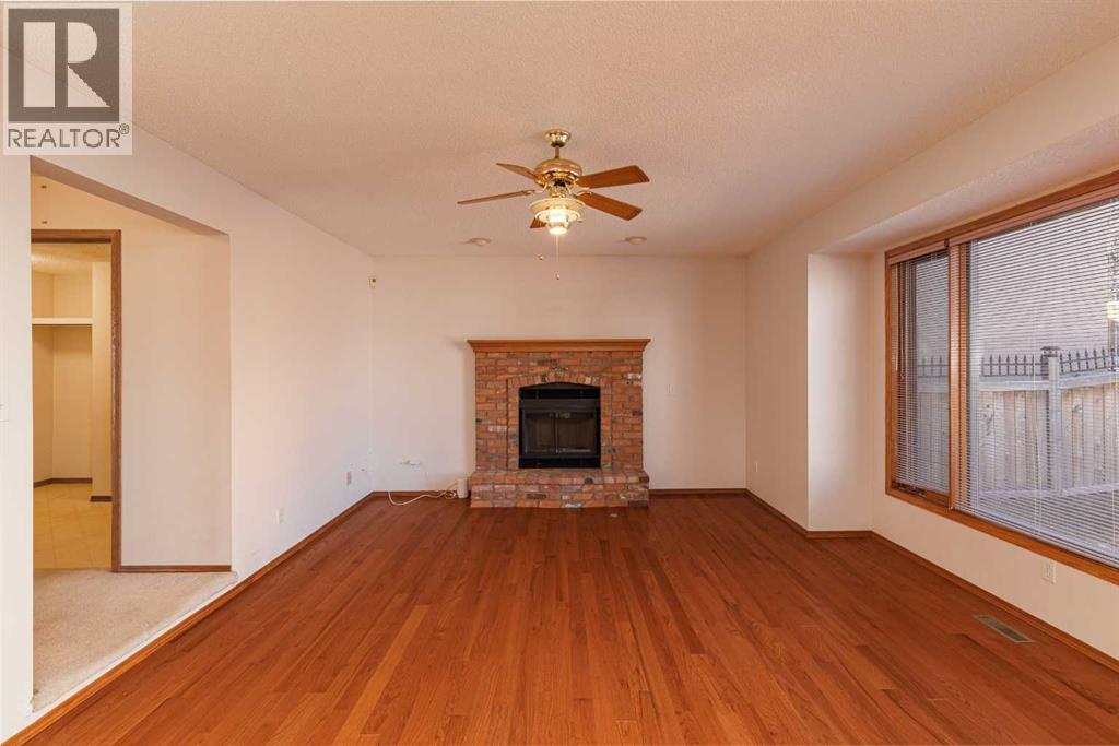 Single Family House for Sale in  Signature Mews SW Signal Hill Calgary 