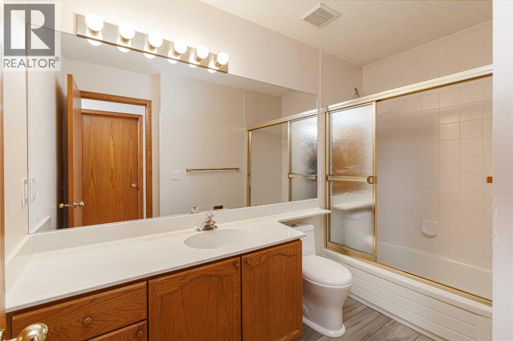 Single Family House for Sale in  Signature Mews SW Signal Hill Calgary 