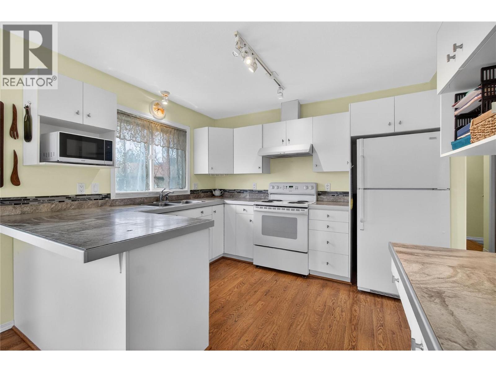 4 801 20th Street Northeast, Salmon Arm