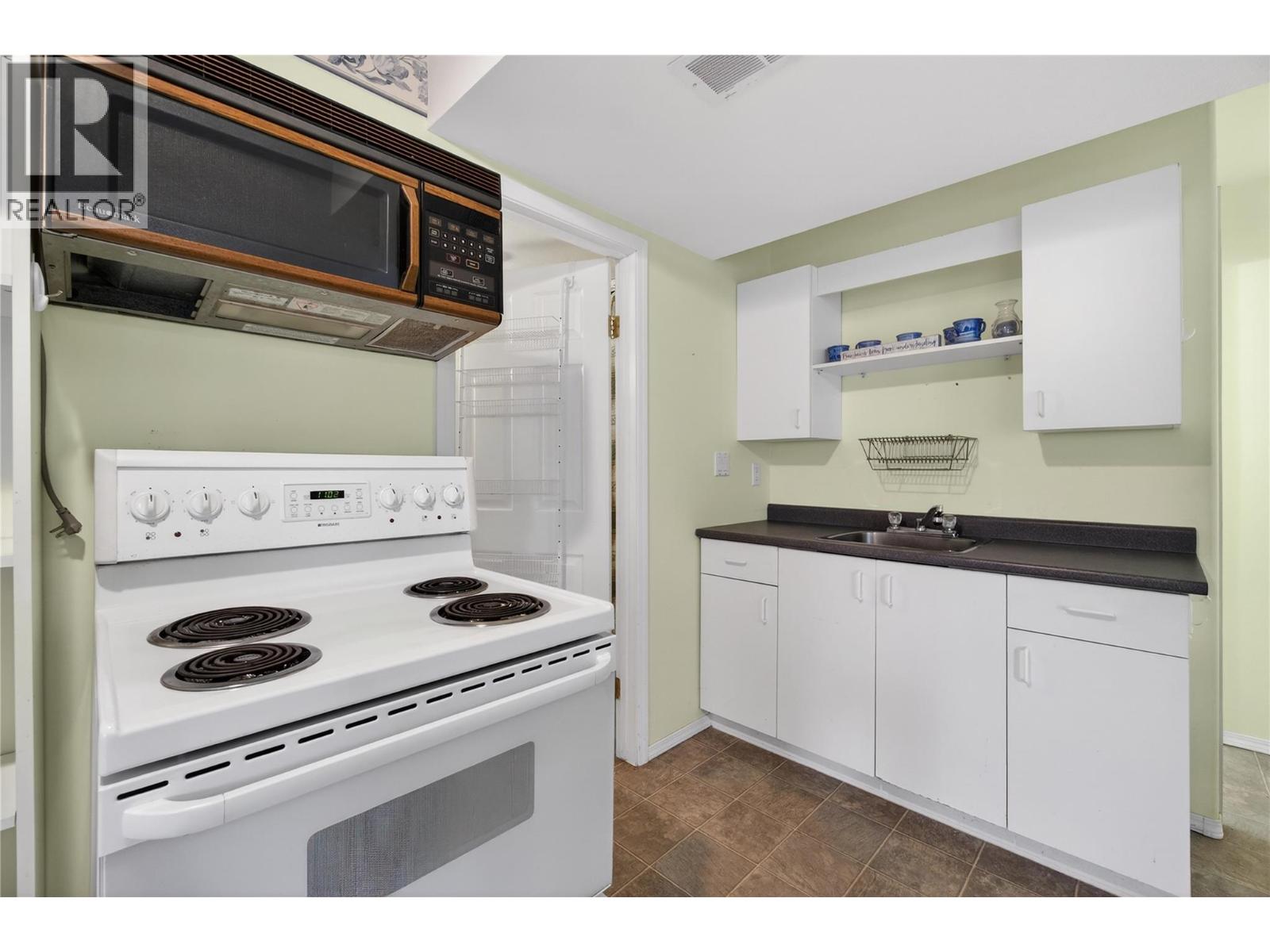 4 801 20th Street Northeast, Salmon Arm