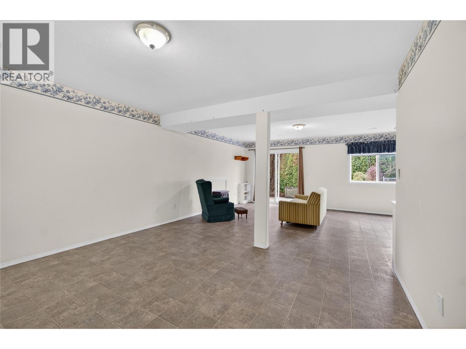 4 801 20th Street Northeast, Salmon Arm