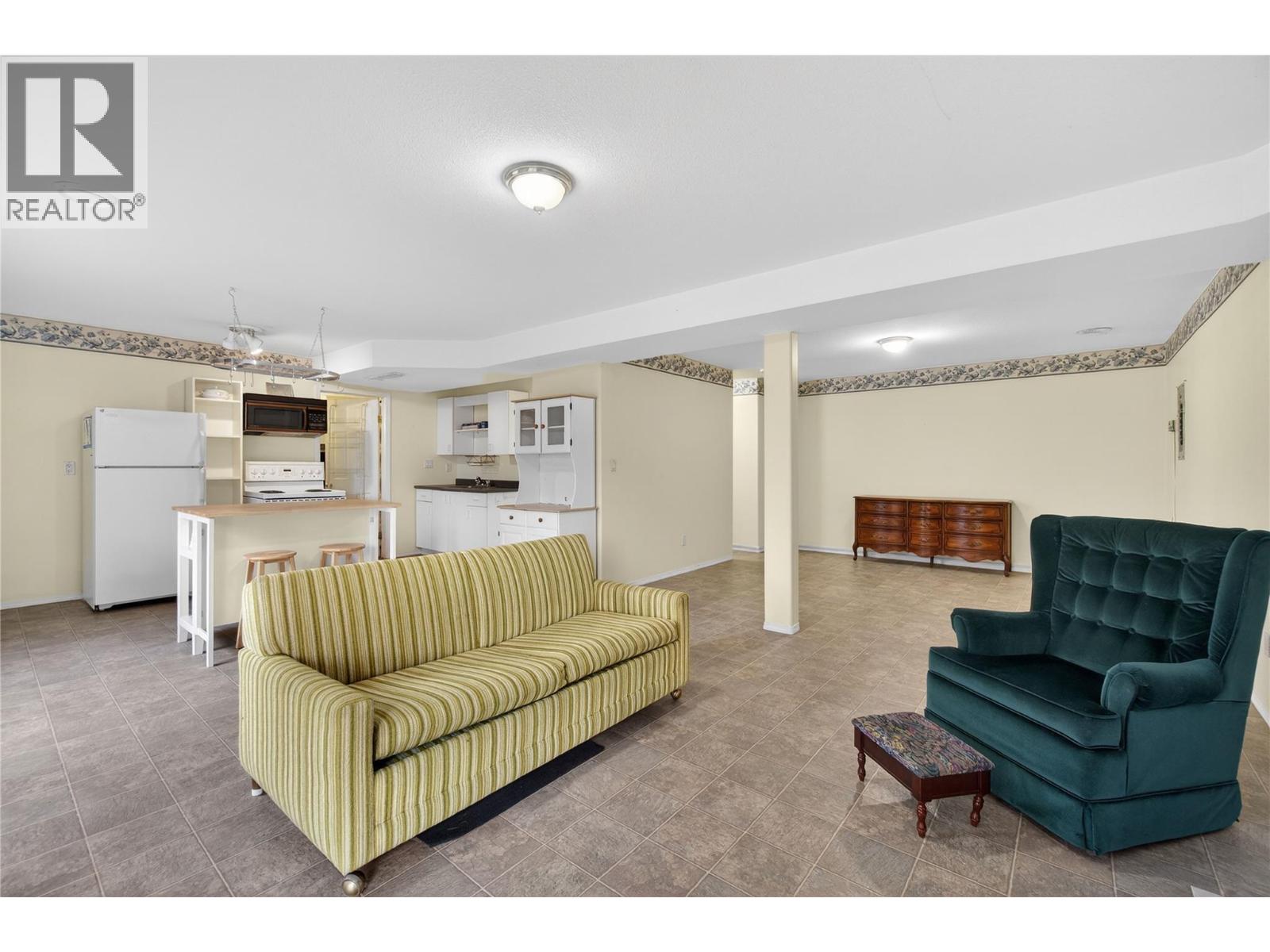 4 801 20th Street Northeast, Salmon Arm