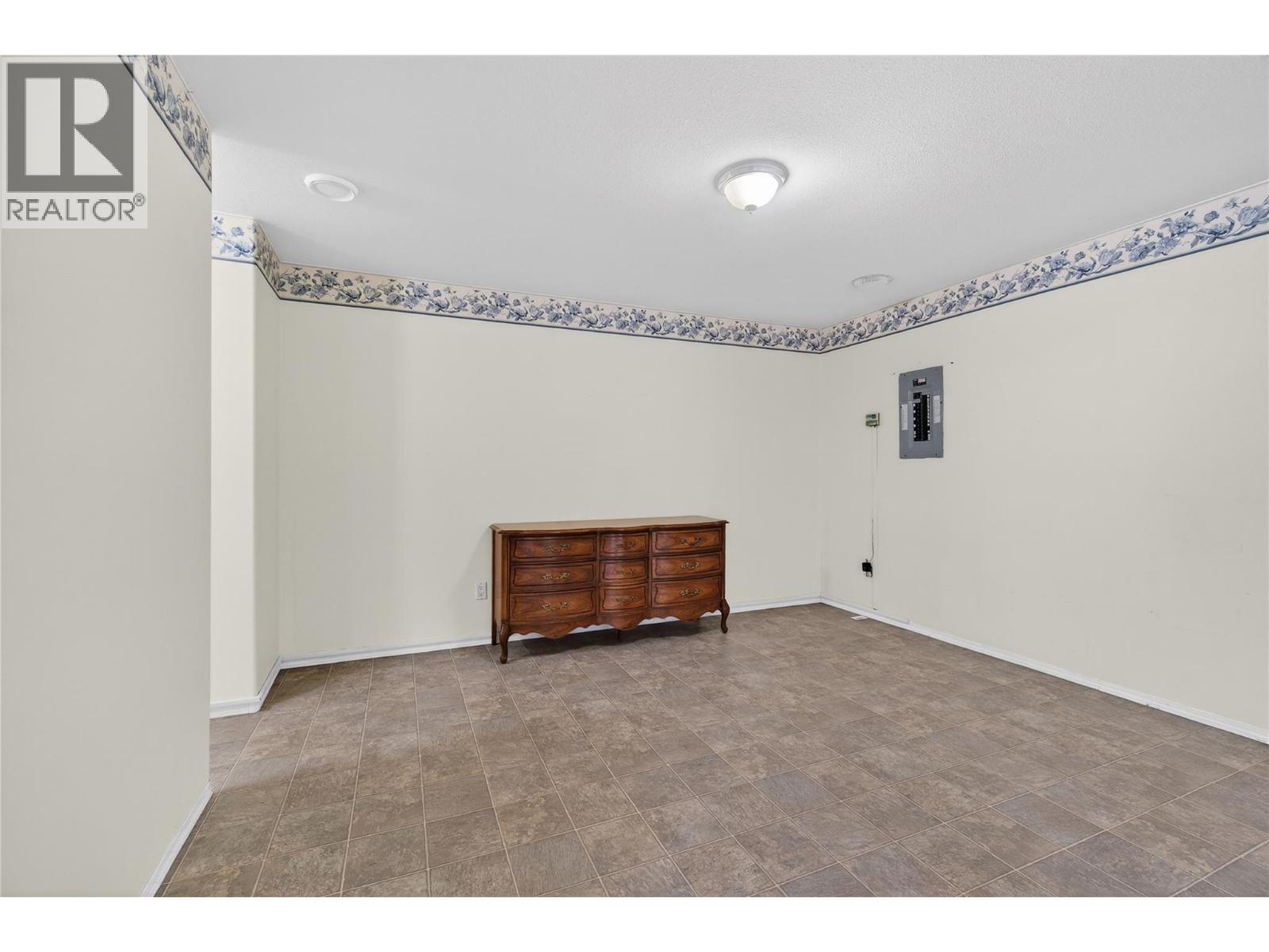 4 801 20th Street Northeast, Salmon Arm