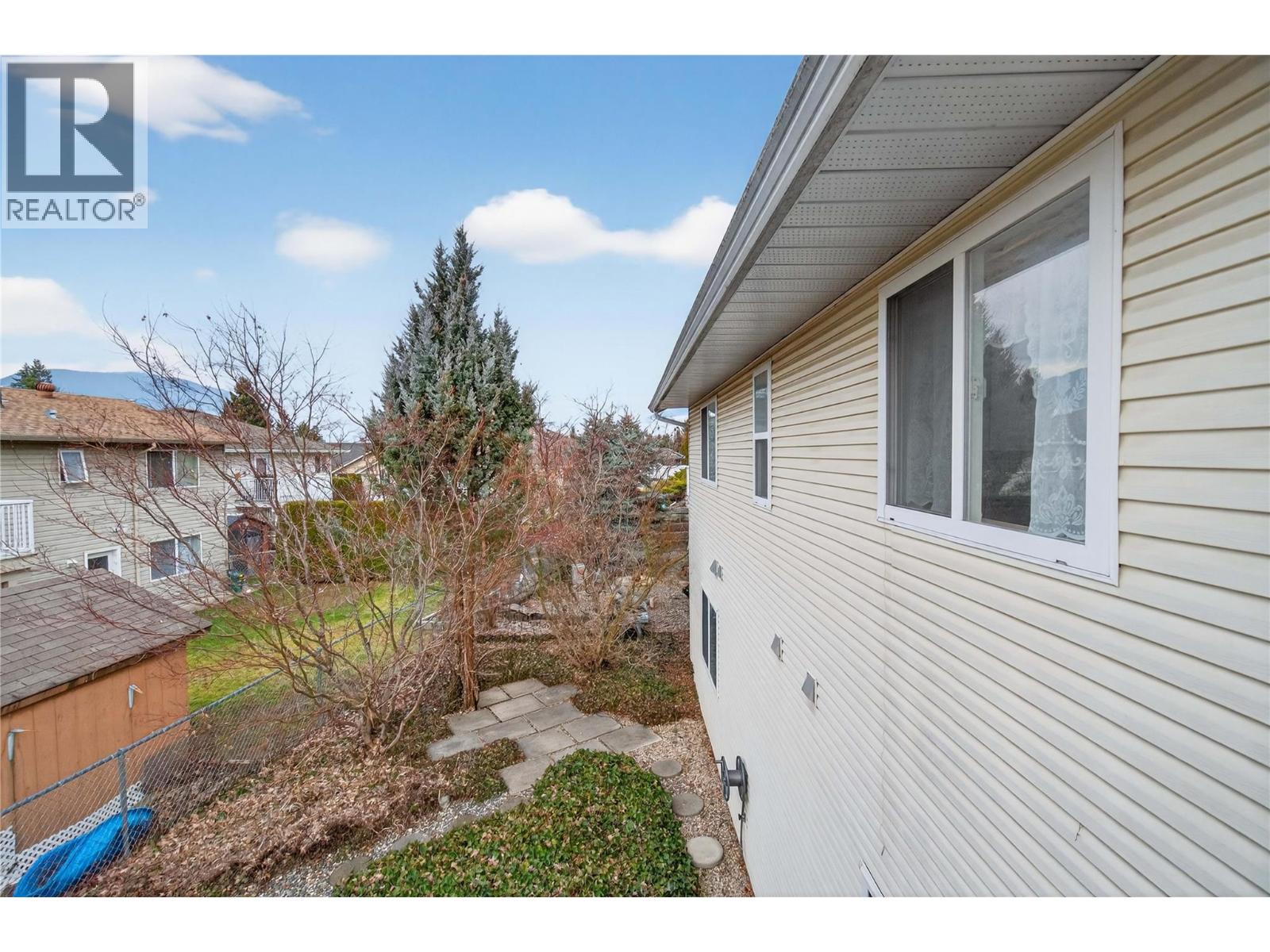 4 801 20th Street Northeast, Salmon Arm