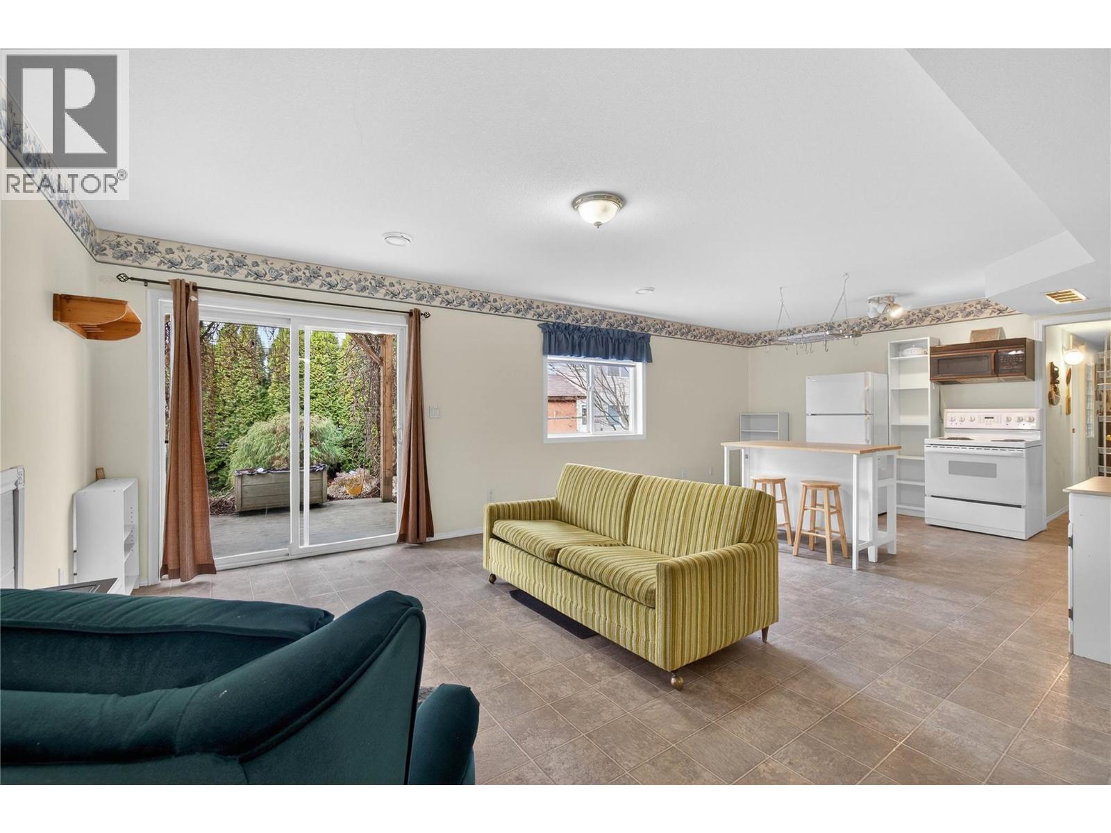 4 801 20th Street Northeast, Salmon Arm