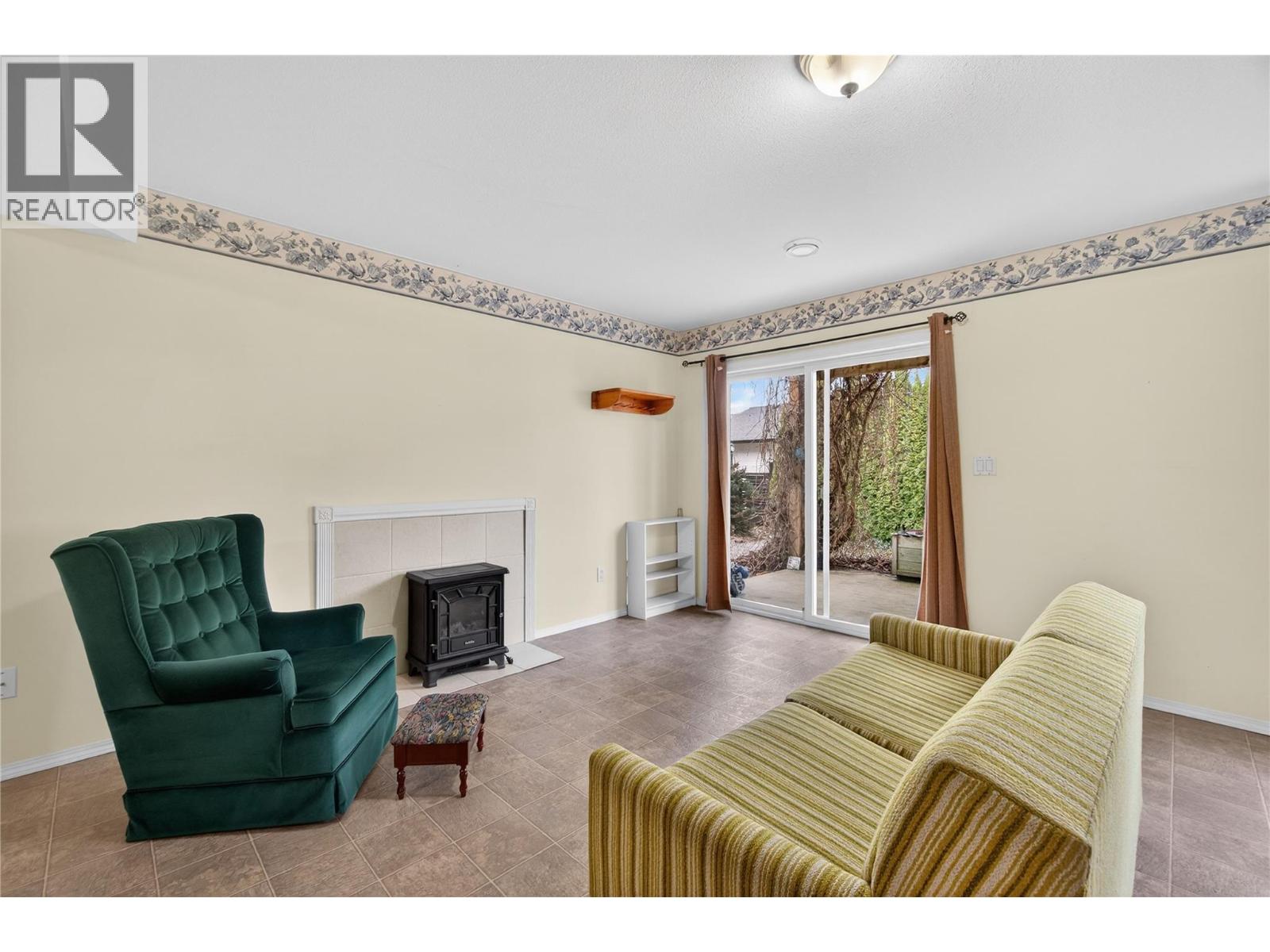 4 801 20th Street Northeast, Salmon Arm