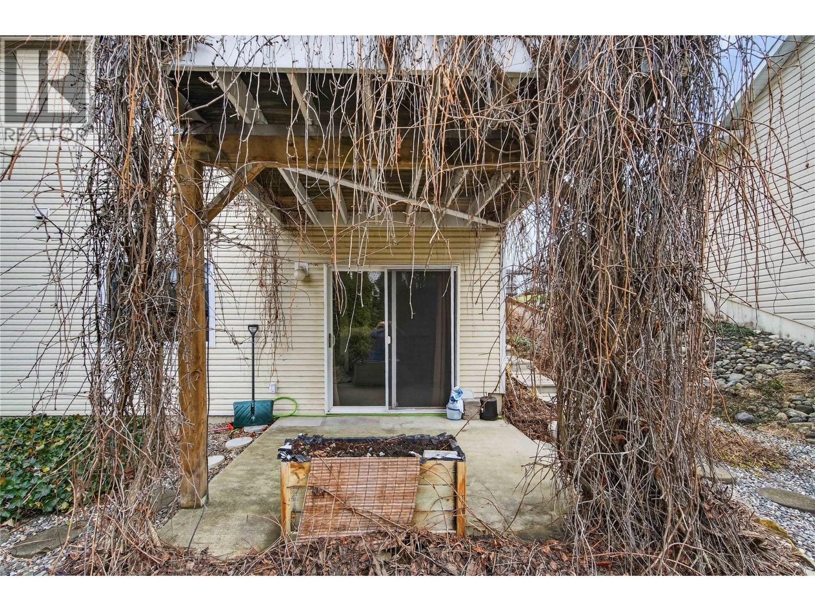 4 801 20th Street Northeast, Salmon Arm