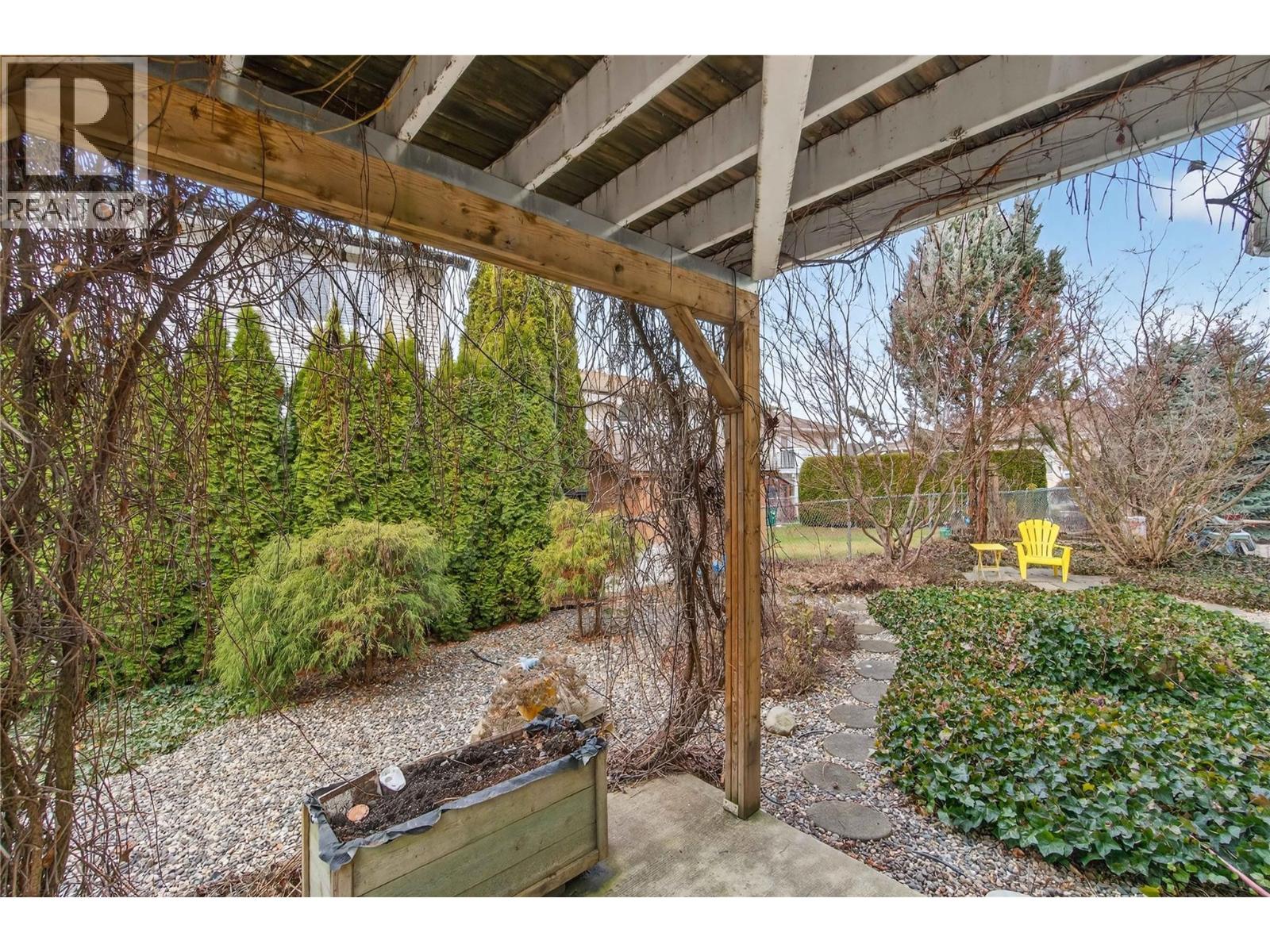 4 801 20th Street Northeast, Salmon Arm