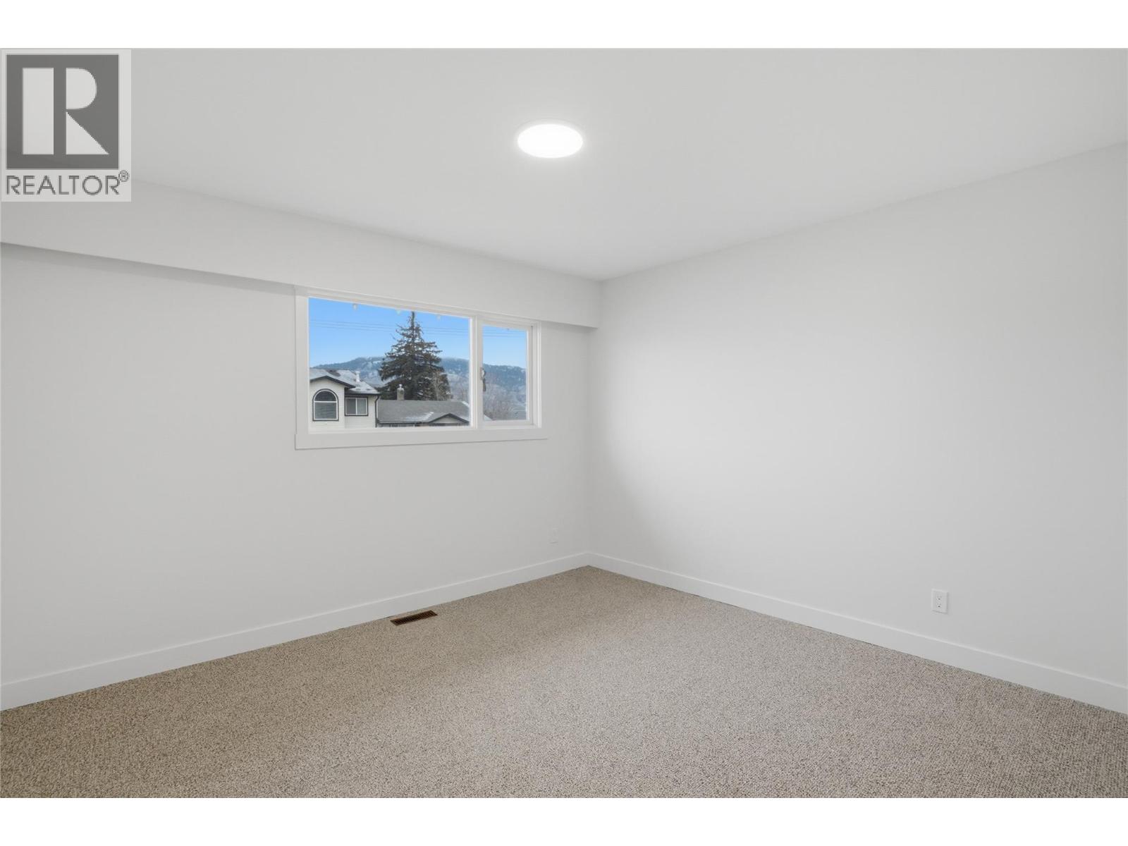 1140 Lethbridge Avenue - 11