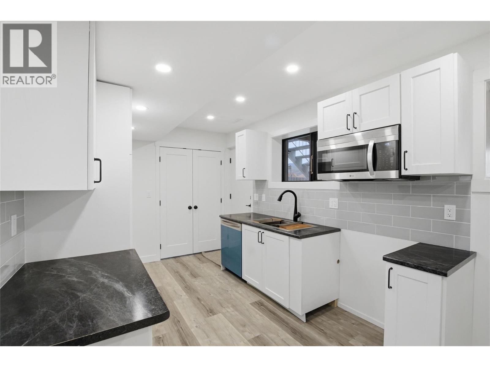1140 Lethbridge Avenue - 19