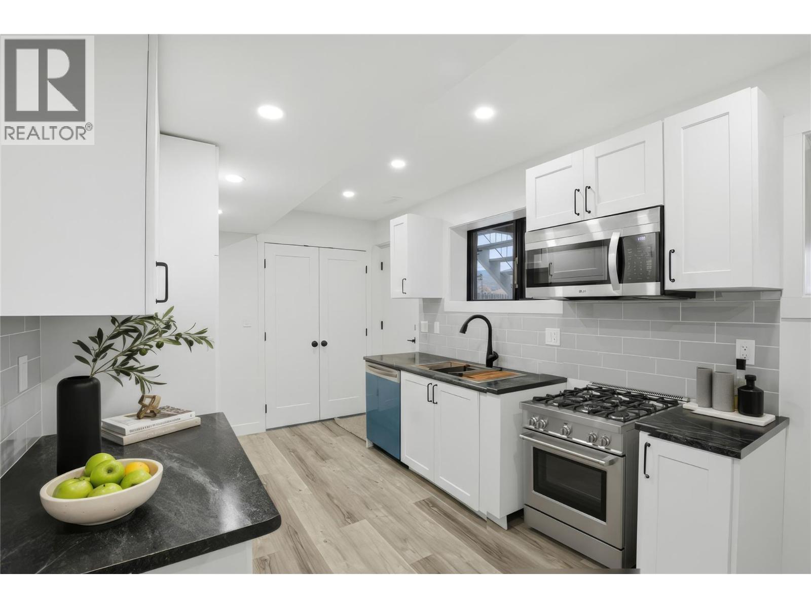 1140 Lethbridge Avenue - 32