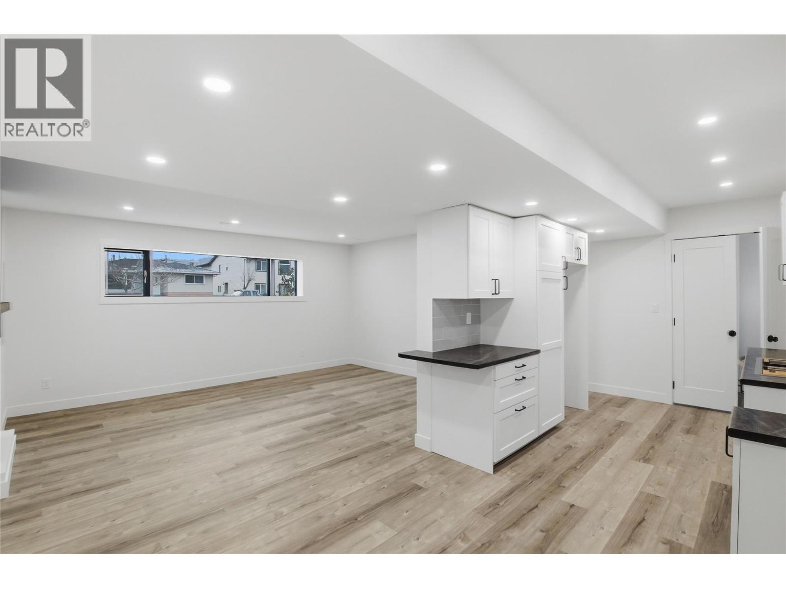 1140 Lethbridge Avenue - 22