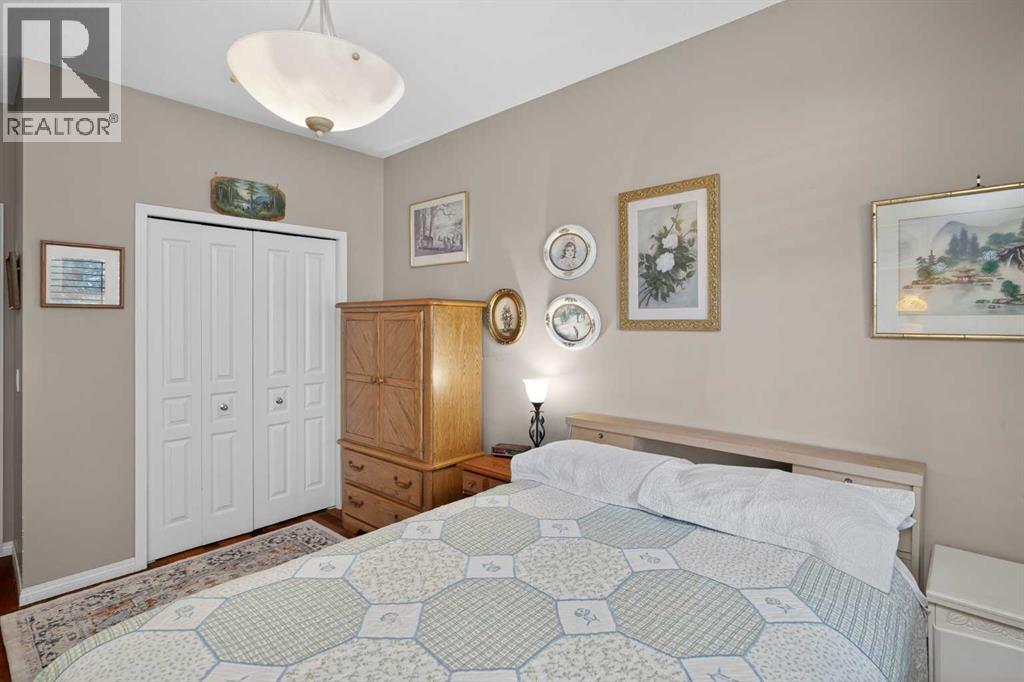 Single Family House for Sale in   Lake Fraser Court SE Lake Bonavista Calgary 