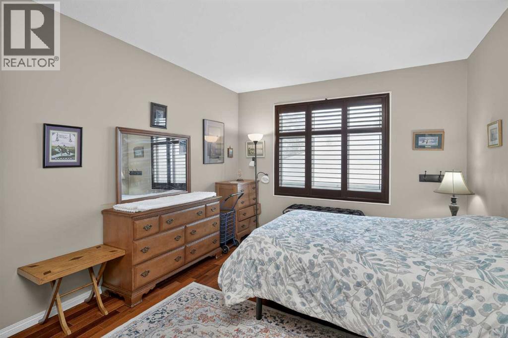 Single Family House for Sale in   Lake Fraser Court SE Lake Bonavista Calgary 