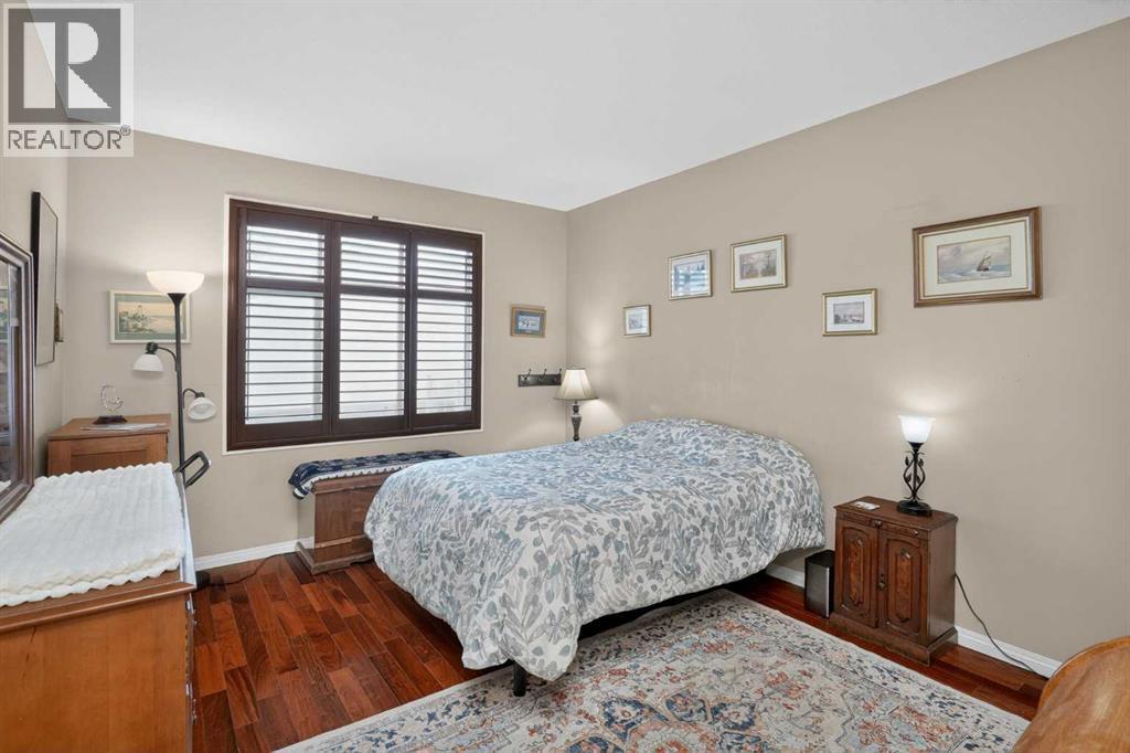 Single Family House for Sale in   Lake Fraser Court SE Lake Bonavista Calgary 