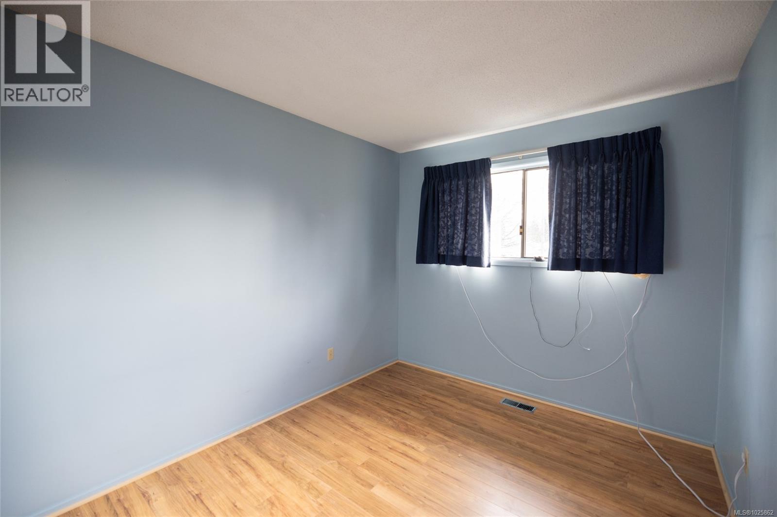 7445 Thunderbird Way, Port Hardy