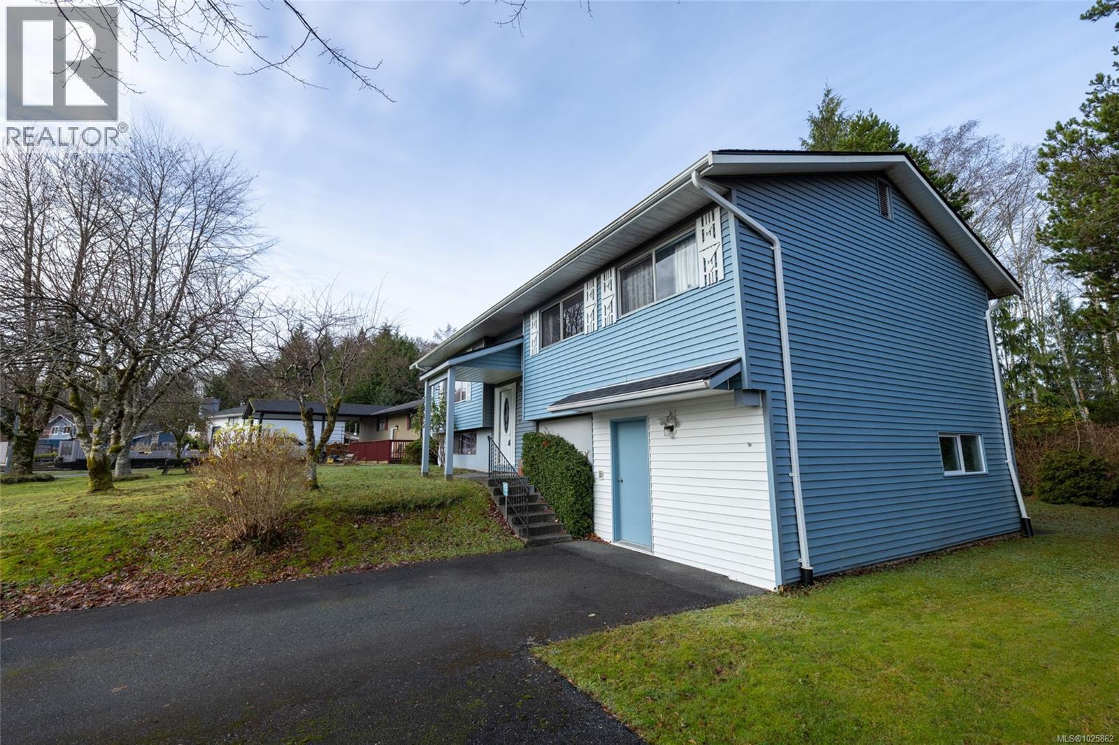 7445 Thunderbird Way, Port Hardy