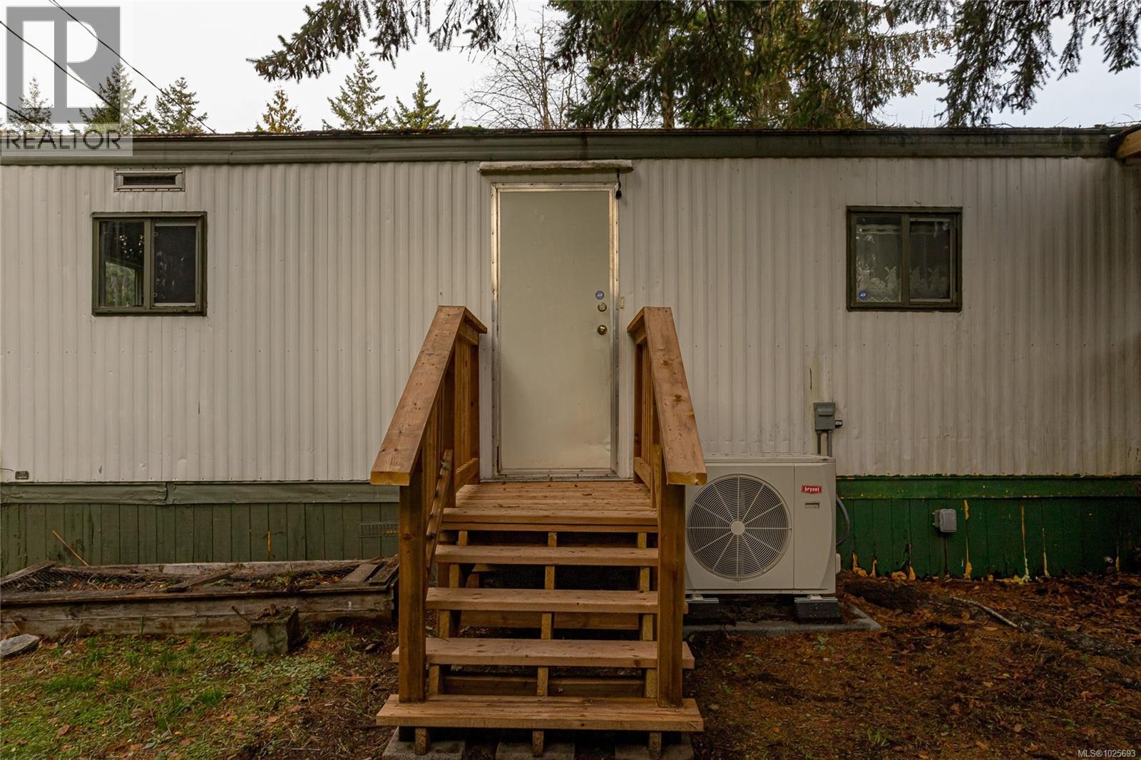 #2 161 Horne Lake Rd - 16