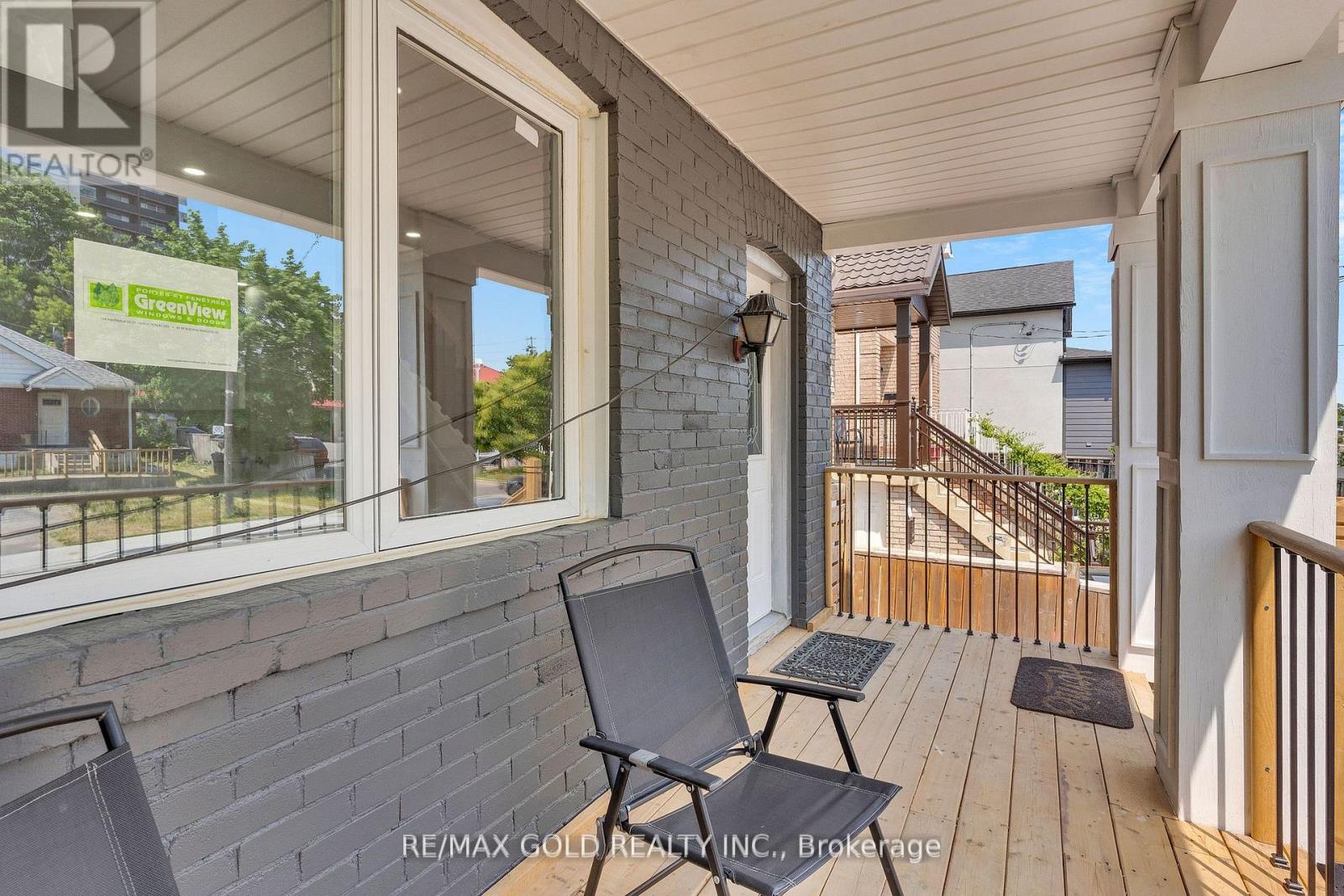 8 FAIRGLEN CRESCENT - Photo 4 of 46, Toronto (Humberlea-Pelmo Park), Ontario