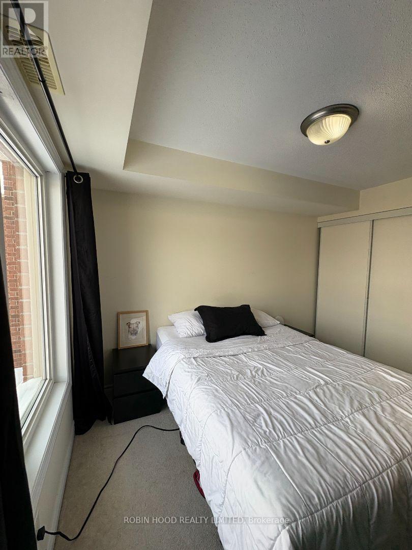 #UNIT 6 313 CRESTHAVEN DRIVE - 11