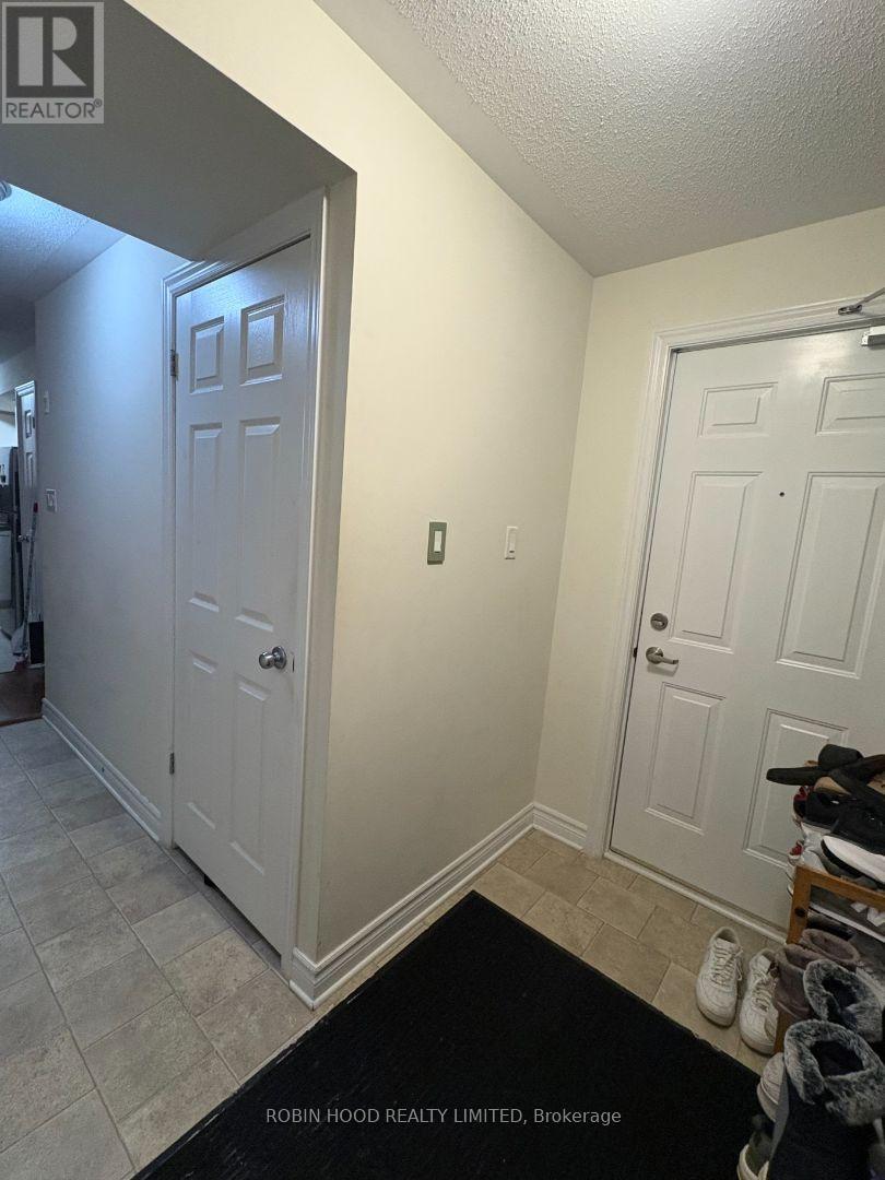 #UNIT 6 313 CRESTHAVEN DRIVE - 13