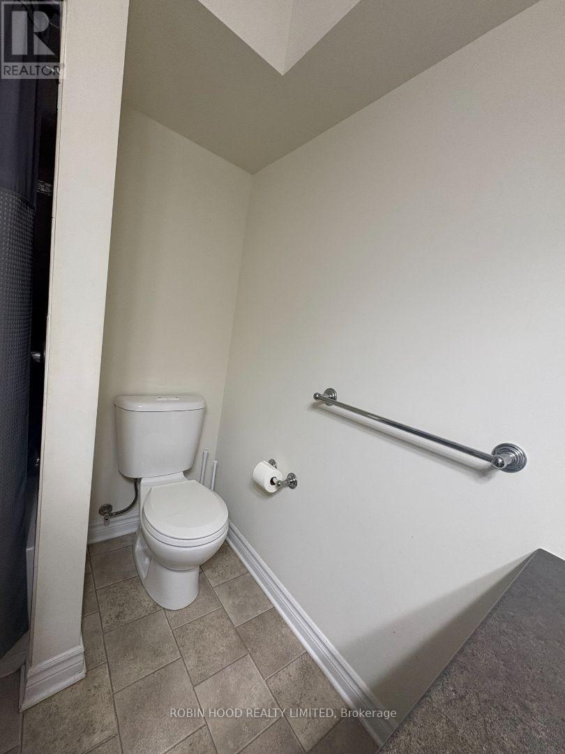 #UNIT 6 313 CRESTHAVEN DRIVE - 18