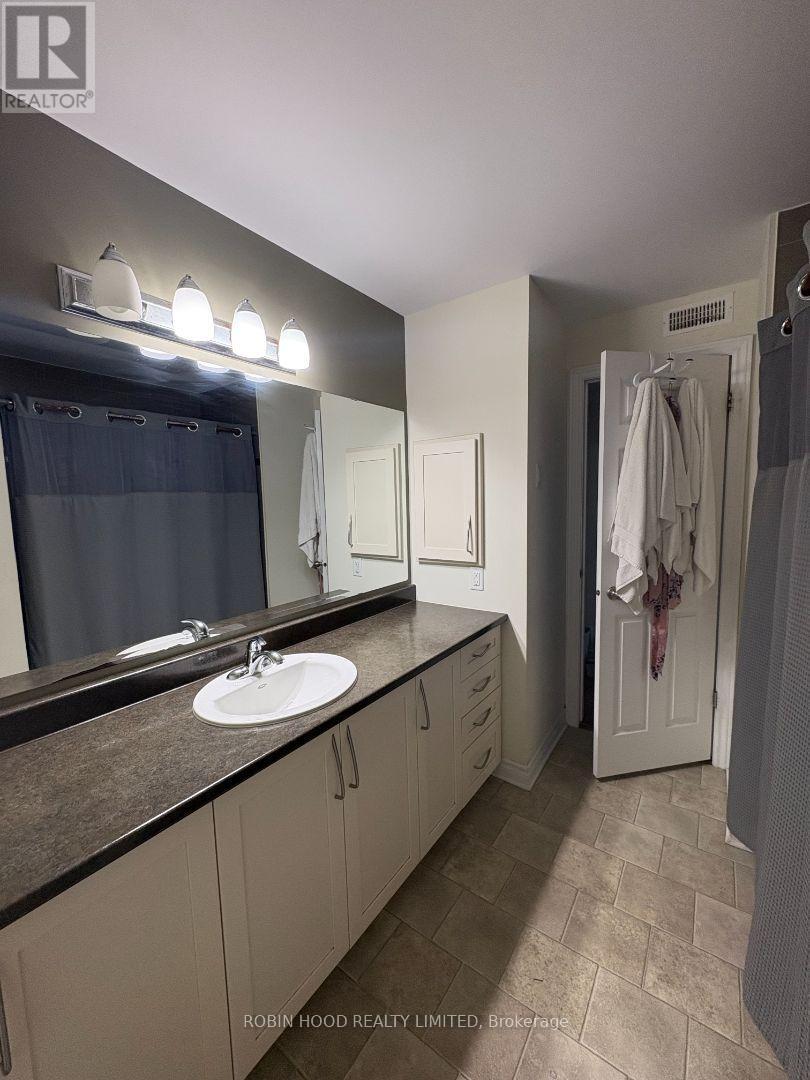 #UNIT 6 313 CRESTHAVEN DRIVE - 20