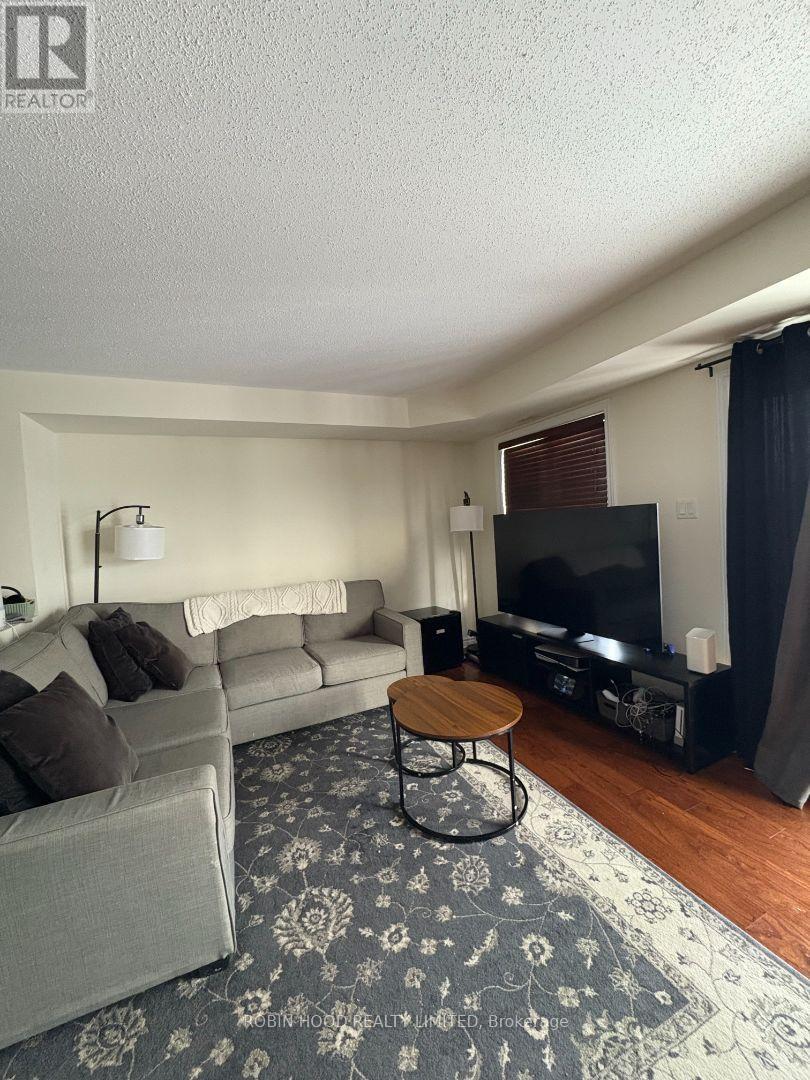 #UNIT 6 313 CRESTHAVEN DRIVE - 5