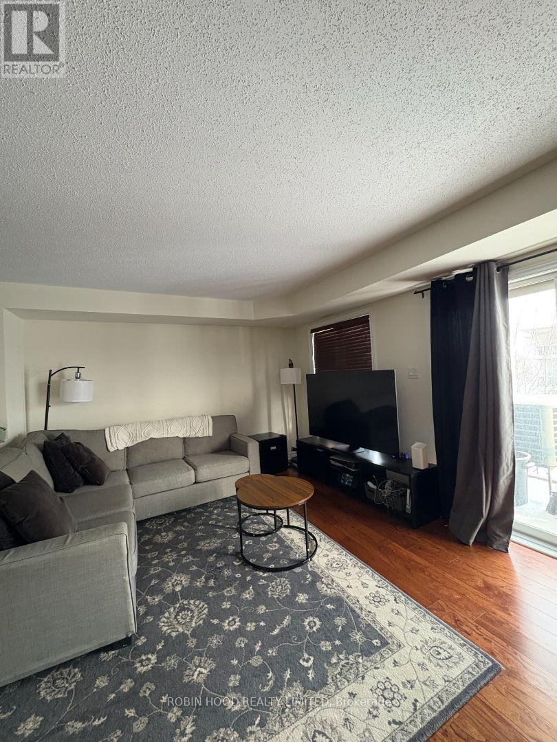 #UNIT 6 313 CRESTHAVEN DRIVE - 7