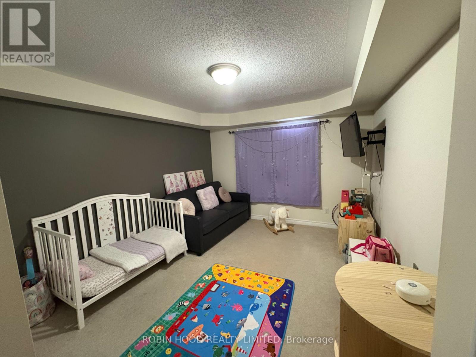 #UNIT 6 313 CRESTHAVEN DRIVE - 8