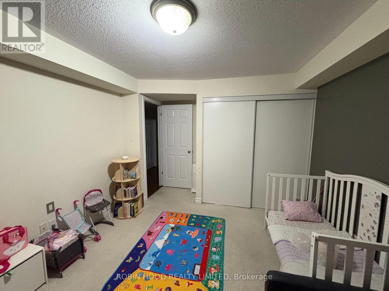#UNIT 6 313 CRESTHAVEN DRIVE - 9