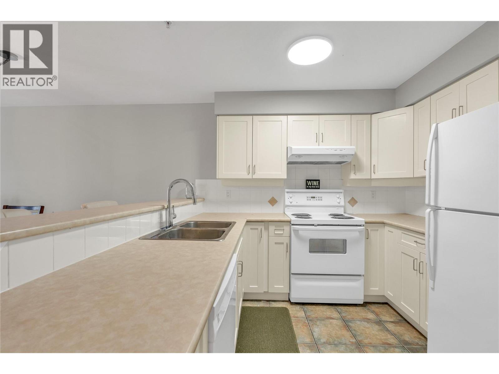 7600 Cottonwood Drive Unit# 202, Osoyoos