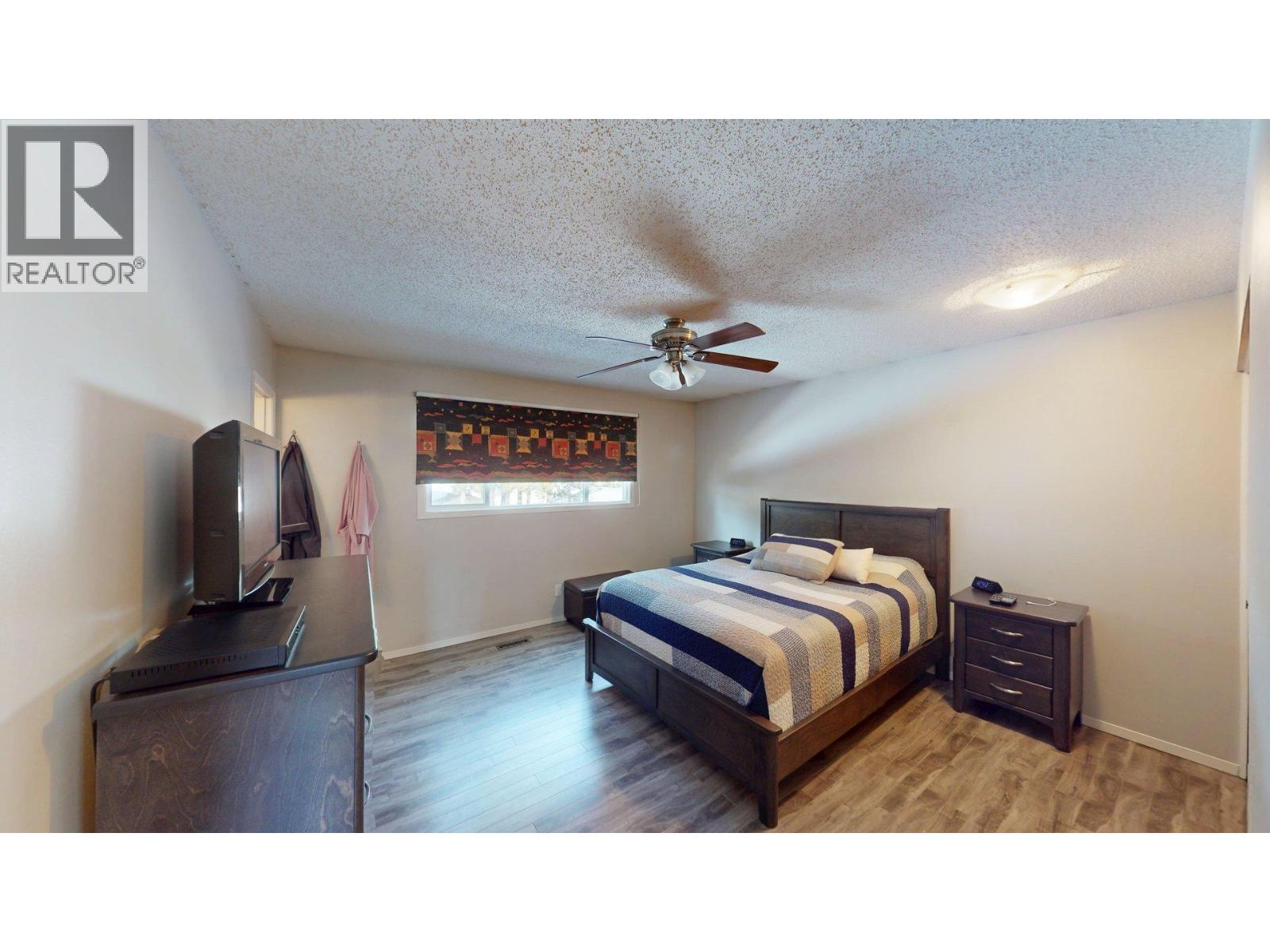 771 FERGUSON CRESCENT - 15