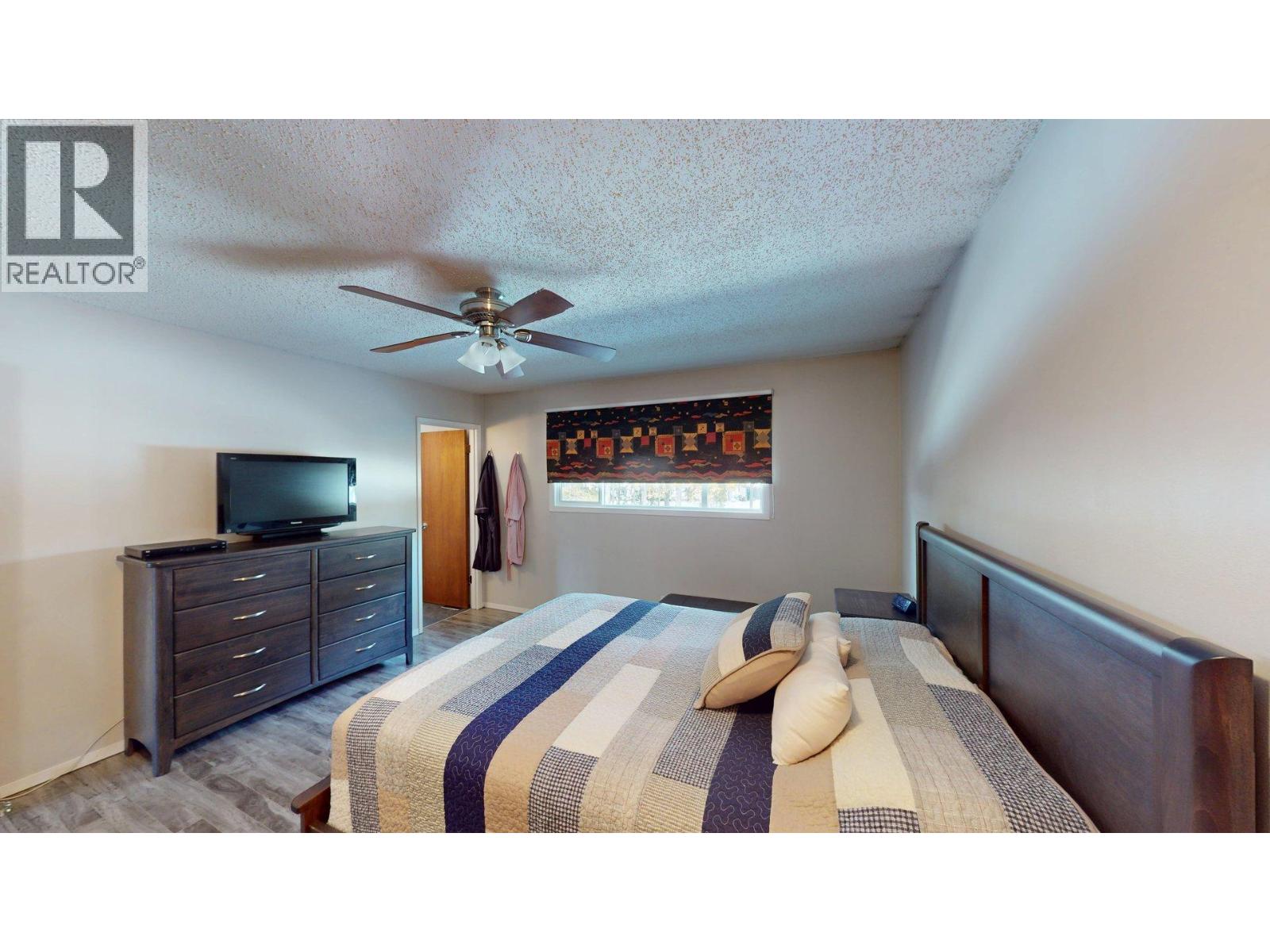 771 FERGUSON CRESCENT - 16