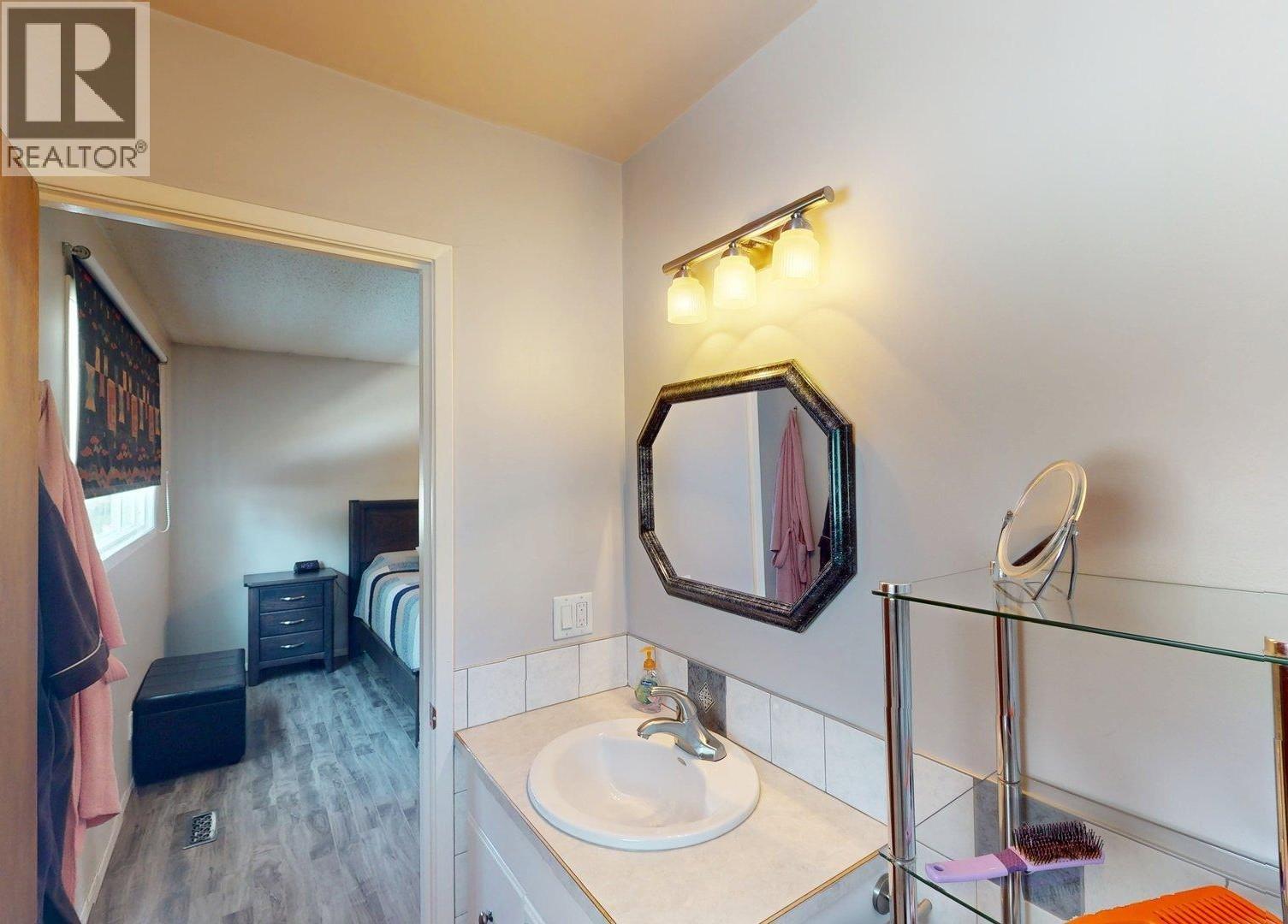 771 FERGUSON CRESCENT - 20