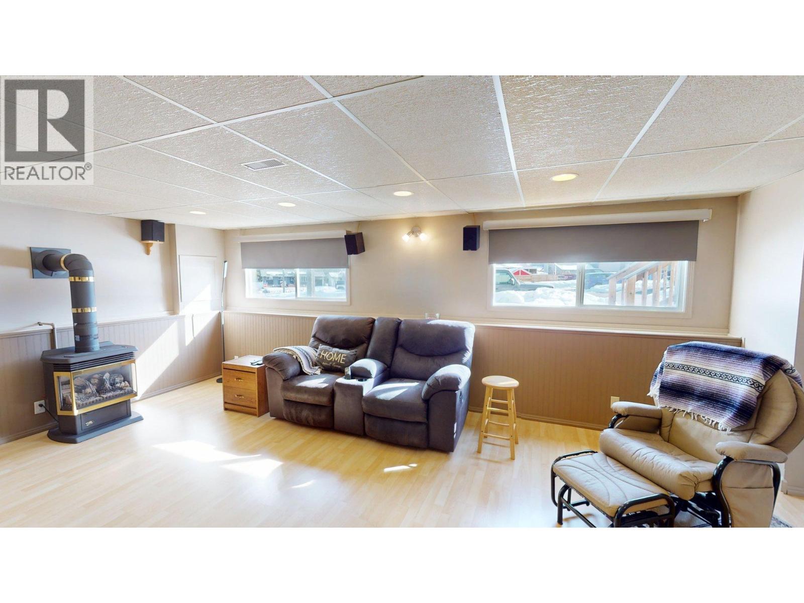 771 FERGUSON CRESCENT - 27