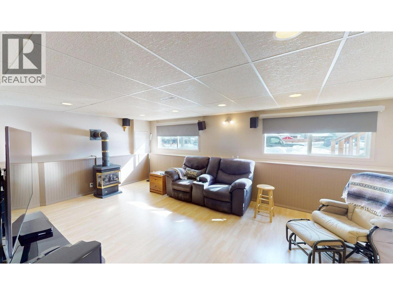 771 FERGUSON CRESCENT - 28